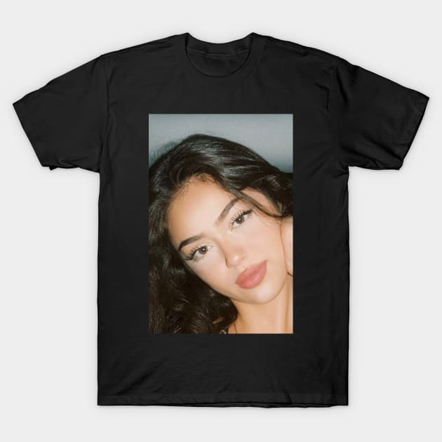 Nailea Devora face T-Shirt by Pop-clothes